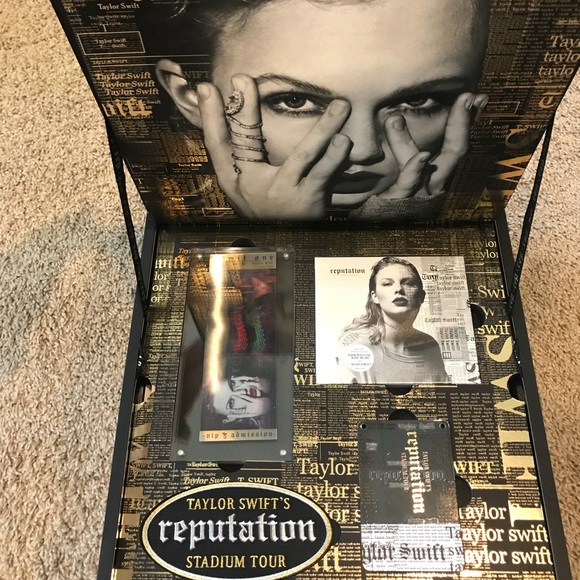 Taylor Swift VIP Reputation Box - Picture 3 of 6